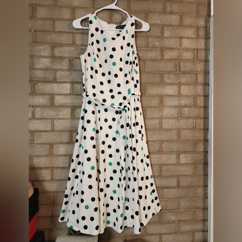 Jessica Howard Blue/ Green Polka Dot Sleeveless Dress